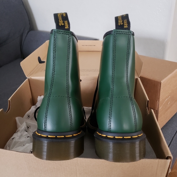 Dr. Martens 1460 Smooth Boot - Picture 5 of 8